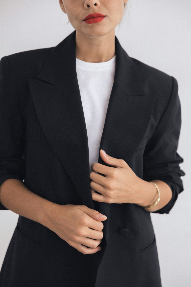 VICHU Hourglass Blazer Black