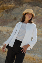 Carregar imagem no visualizador da galeria, COCO Jacket White