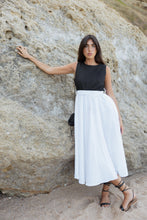 Carregar imagem no visualizador da galeria, BLAIR Dress Linen B&amp;W
