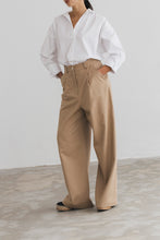 Carregar imagem no visualizador da galeria, SANTIAGO Trousers Beige