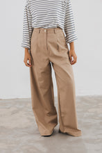 Carregar imagem no visualizador da galeria, SANTIAGO Trousers Beige