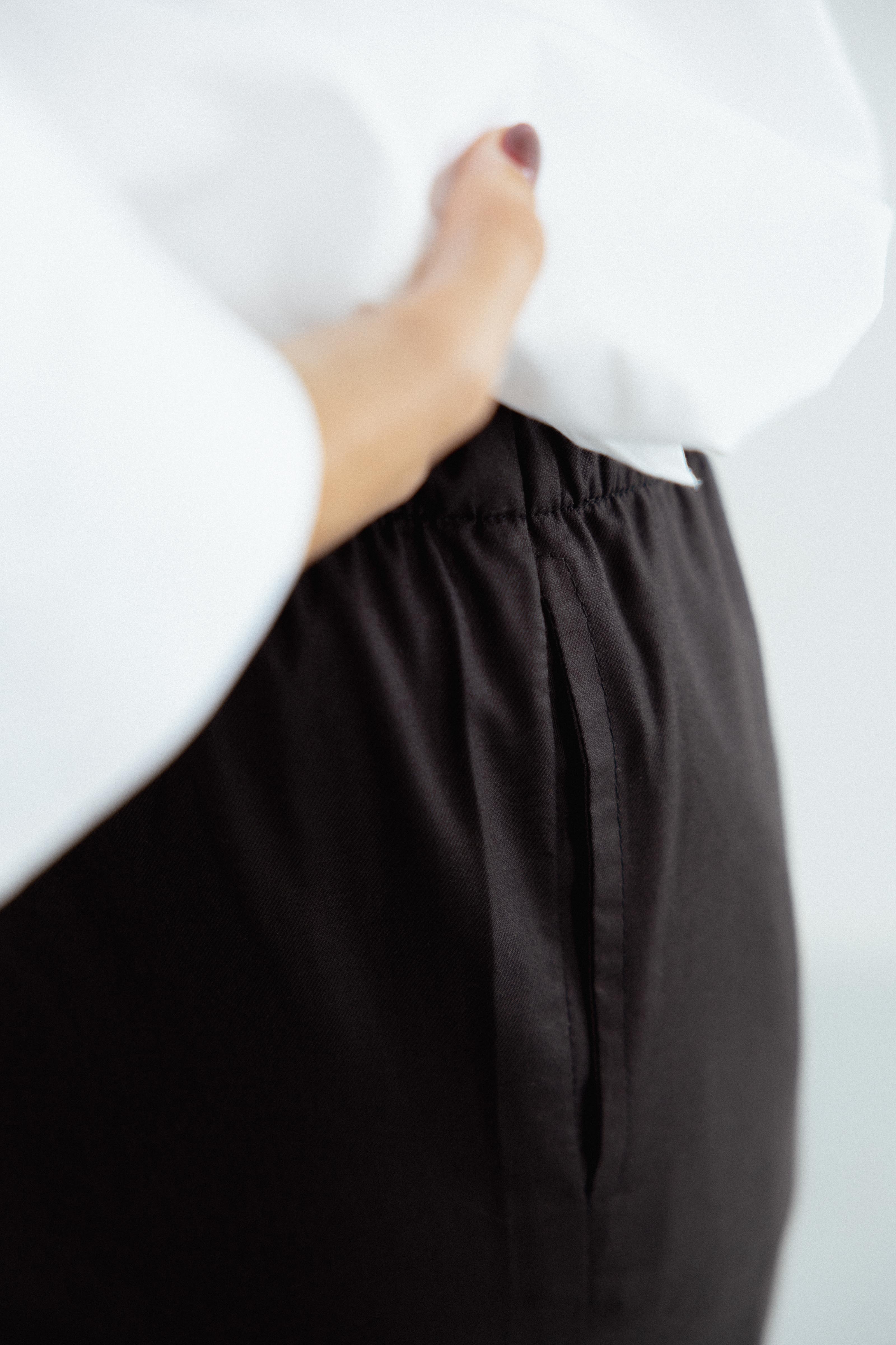 COLUMBINE Trousers Black