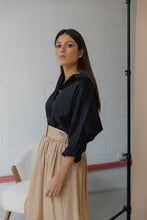 Cargar imagen en el visor de la galería, GABRIELLE Shirt Black